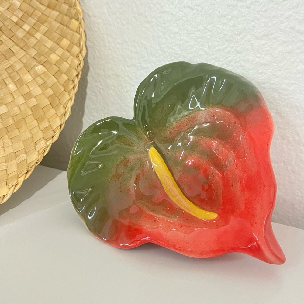 Anthurium • Ceramic Dish • Hawaii • Red / Green • Mele Kalikimaka • Christmas
